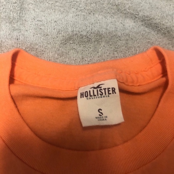 Hollister Men's Bright Orange Tee - Picture 2 of 2
